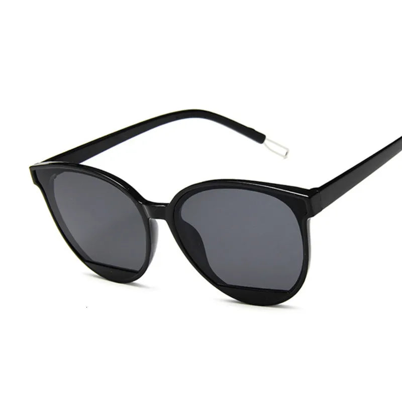 Vintage Classic Oval Red Woman Sunglasses UV400